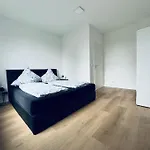 Große 80qm Mit Mehreren Zimmern *