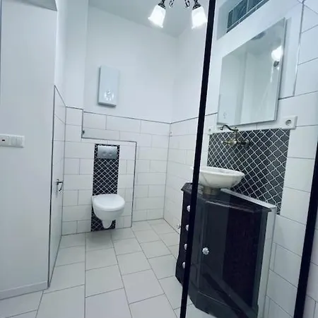 Grosse 80qm Mit Mehreren Zimmern *