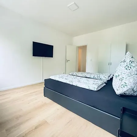 Διαμέρισμα Grosse 80qm Mit Mehreren Zimmern