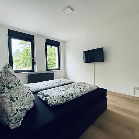 Grosse 80qm Mit Mehreren Zimmern * إسن