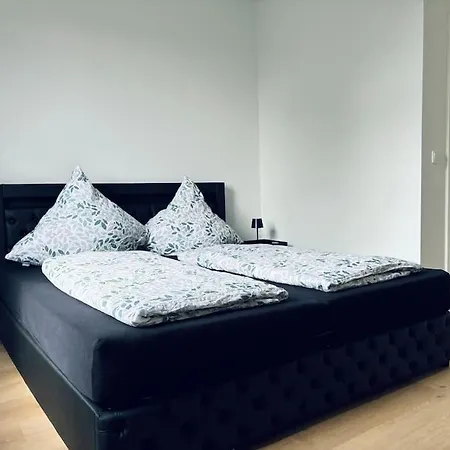 Grosse 80qm Mit Mehreren Zimmern شقة إسن