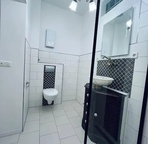 Grosse 80qm Mit Mehreren Zimmern *