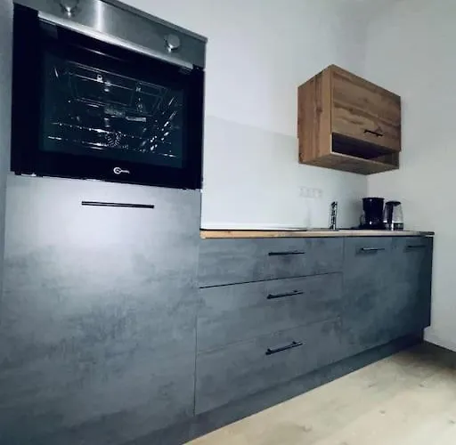 Grosse 80qm Mit Mehreren Zimmern 公寓