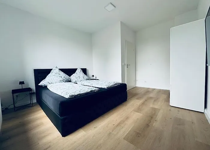 Grosse 80qm Mit Mehreren Zimmern *