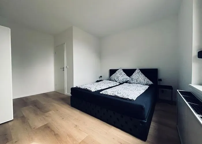 Daire Grosse 80qm Mit Mehreren Zimmern *